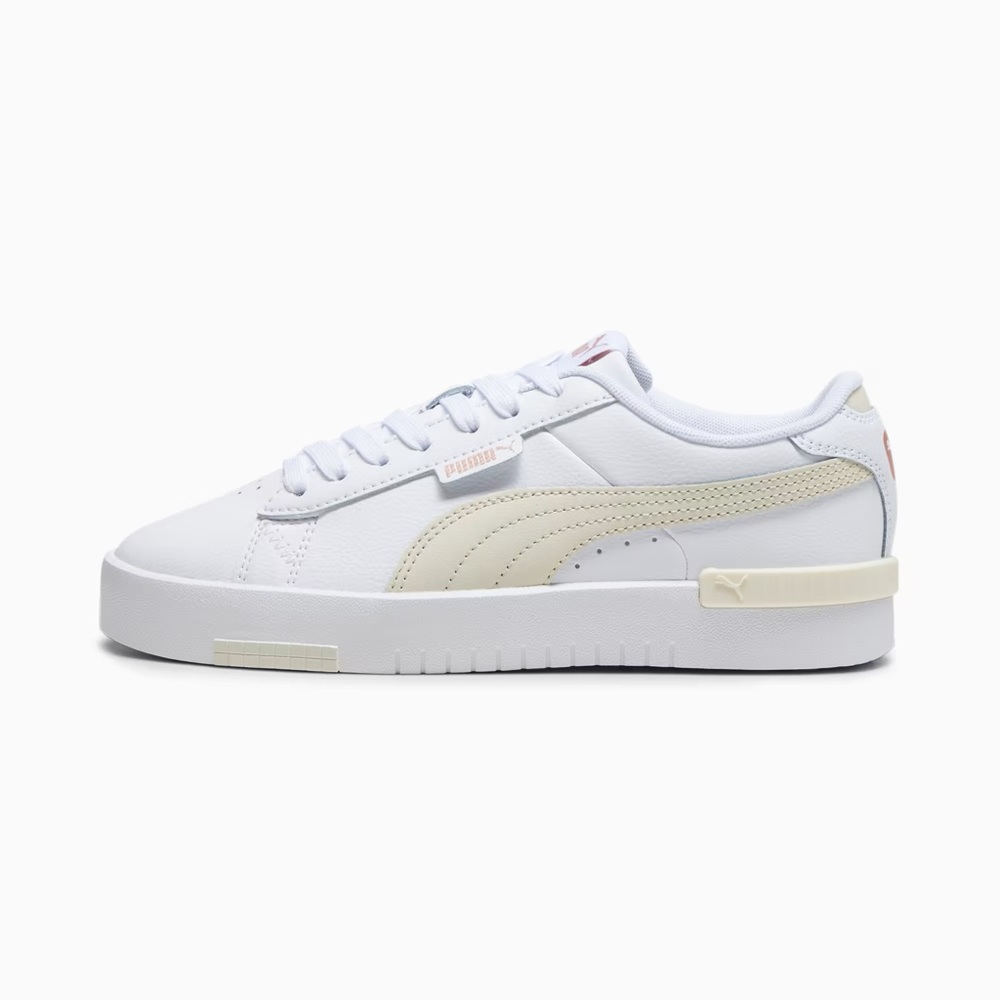 BNWT and box Jada Renew Sneaker